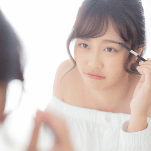 北九州・下関のアートメイクで検討中。眉の左右差、眉の高さが合わない悩みに対し、看護師が黄金比をつかってアートメイクをおこなうことでストレスを解消。